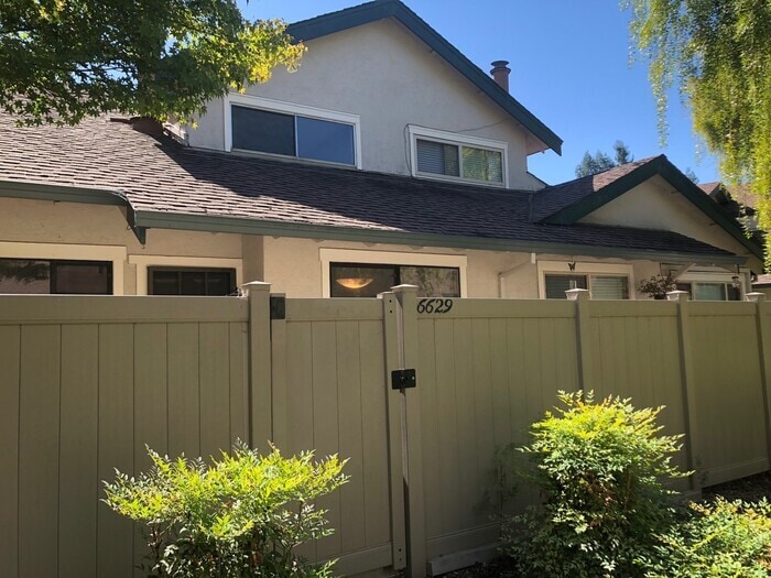 Building Photo - 6629 Meadow Pines Ave