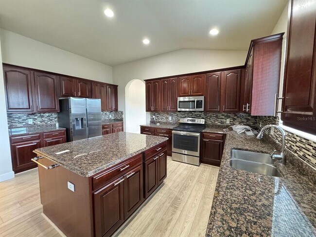 Foto del edificio - 1268 Toluke Point