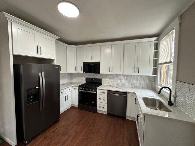 Foto del edificio - 215-217-217 E Maynard Ave