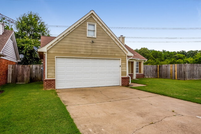 Building Photo - 2902 Connor Reed Dr