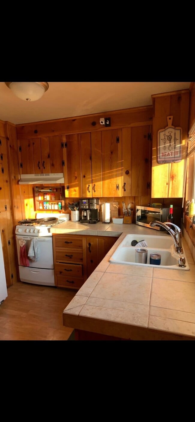 Building Photo - 5003 Rivermoor Dr