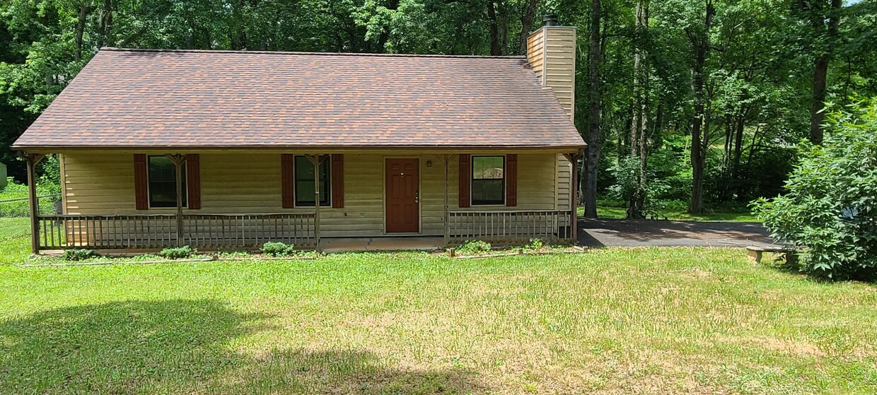 Primary Photo - Corner Lot 3BR 1.5BA Home in Forest