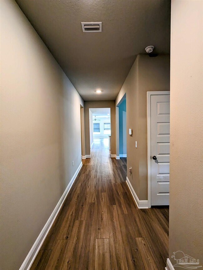 Foto del edificio - 5348 Red Shoulder Rd