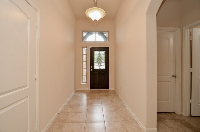 Foto del edificio - 2227 Leonetti Ln
