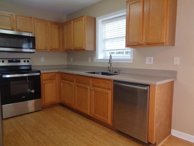 Building Photo - 509 Brickstone Dr