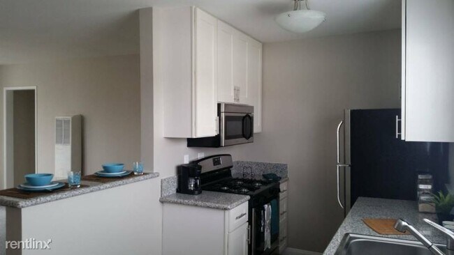 Building Photo - 1 br, 1 bath Apartment - 125 Ximeno Ave