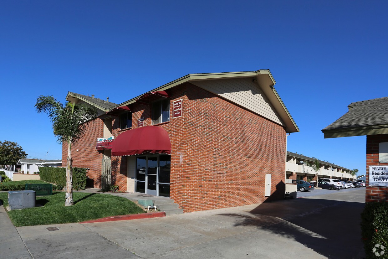 Foto principal - 1624-1630 Coronado Ave