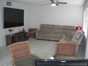 Building Photo - 4169 SW 67th Ave