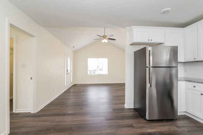 Building Photo - 297 Maynard S Dr