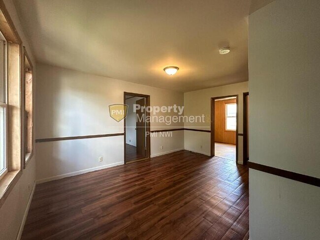 Foto del edificio - 225 Maple St