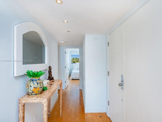 Building Photo - 615 Ocean Dr