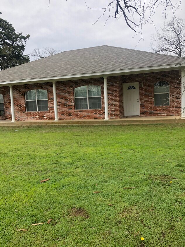 Primary Photo - 213 N Prairie St