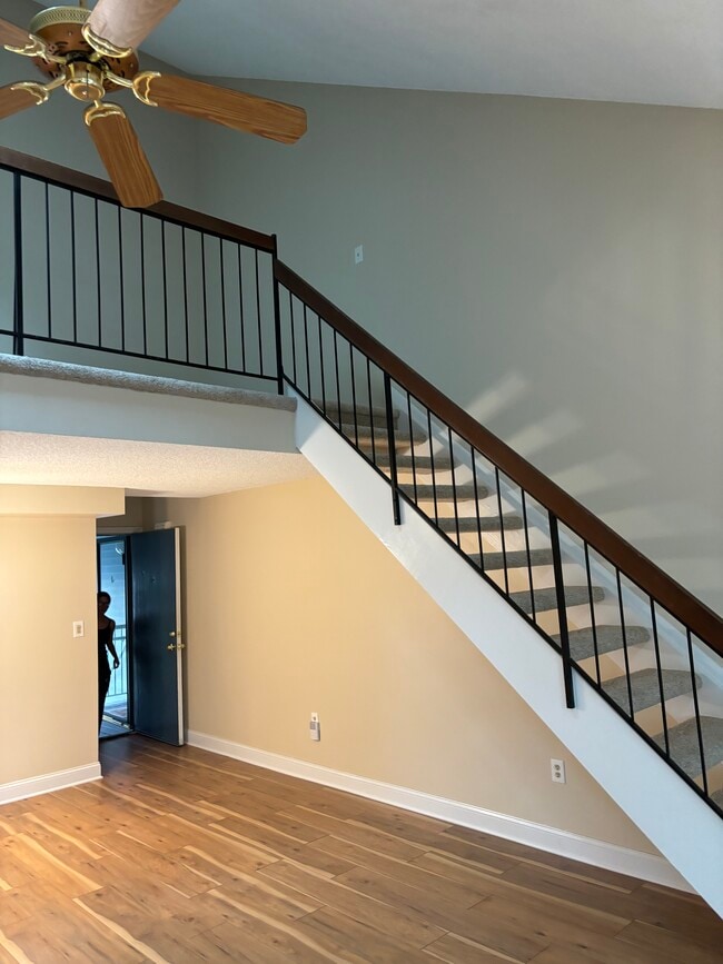 Building Photo - 2208 Aspen Dr