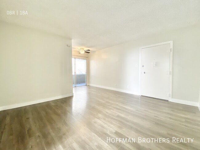 Building Photo - 981 Elden Ave