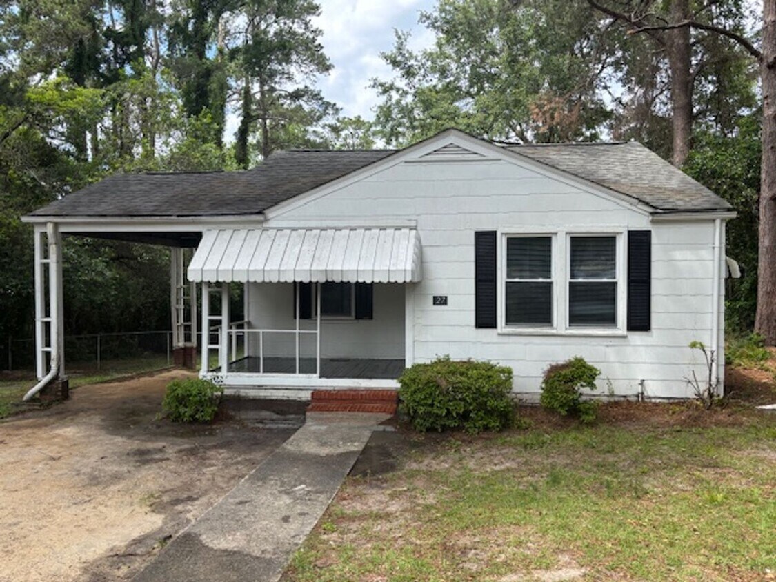 Primary Photo - 27 Bayview Dr
