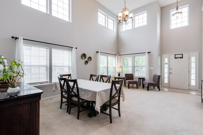 Foto del edificio - 2764 Whitehall Ln