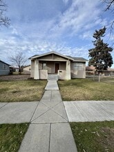 Building Photo - 560 E 6th N