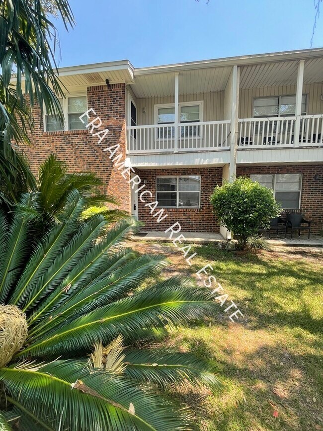 Foto del edificio - 613 Colonial Dr