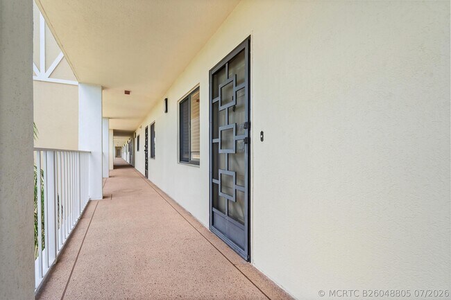 Building Photo - 7290 Kinghurst Dr