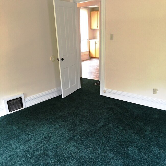 180 S Jones St Unit B, Lock Haven, PA 17745 Apartments in Lock Haven, PA