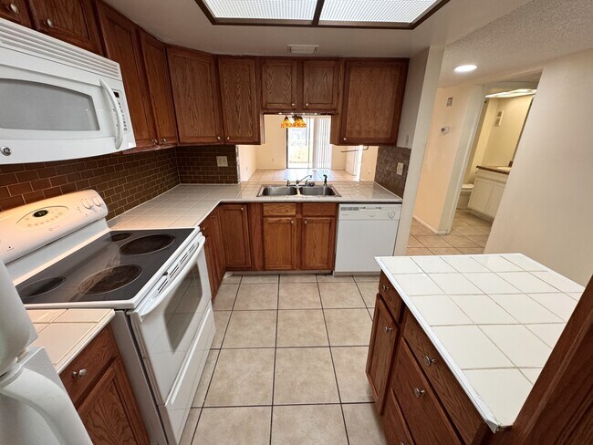 Photo - 4989 Puritan Cir Townhome