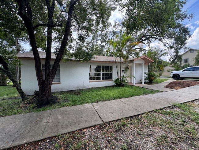 Foto del edificio - Spacious 3 bedroom