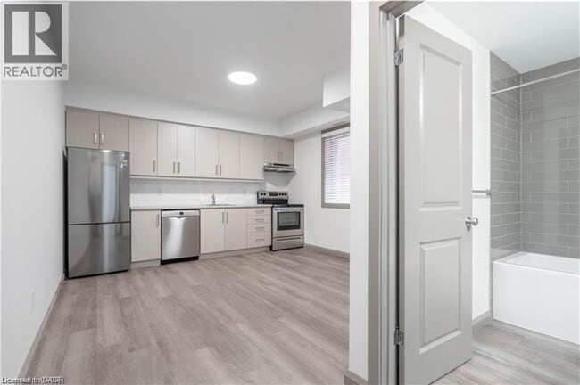 Building Photo - 36 Grant Ave