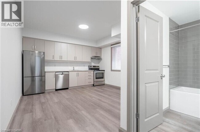 Photo du bâtiment - 36 Grant Ave