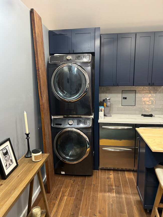 Foto del edificio - 629 N Reese Pl