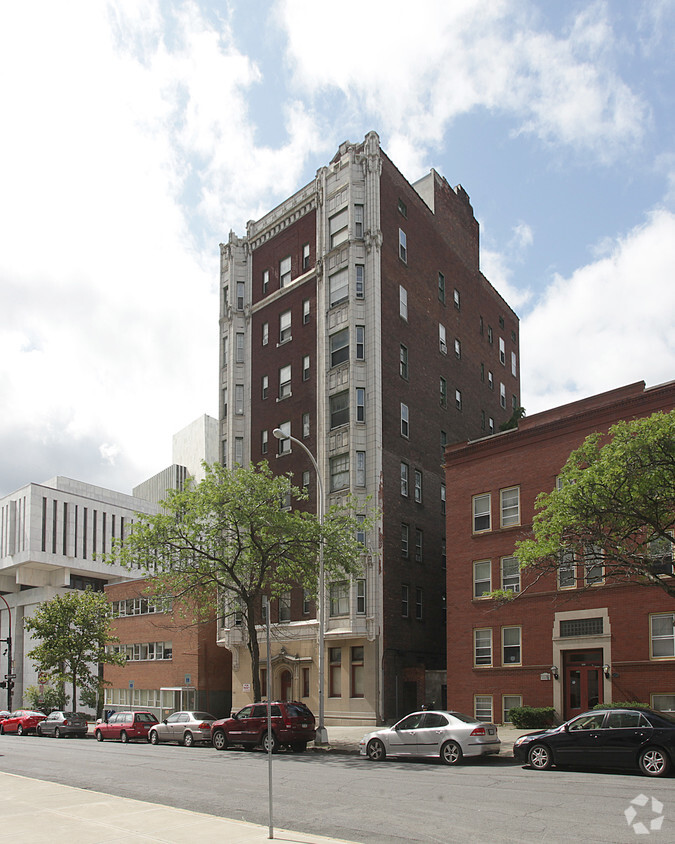 Primary Photo - Fort Fredrick Apartments