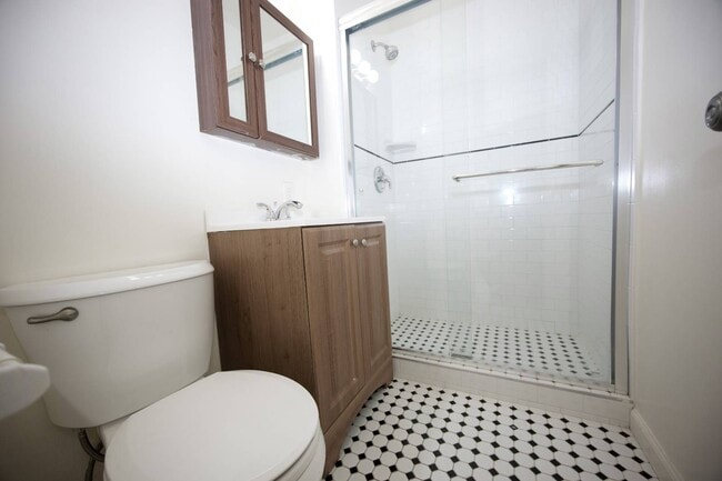 Building Photo - 5 Schenck Ave