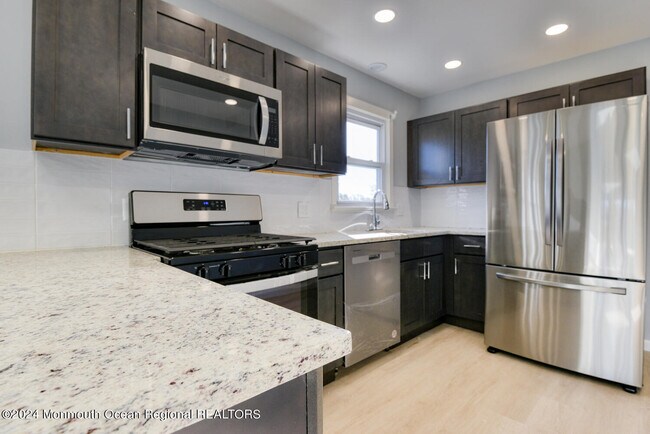 Building Photo - 85 Fulton St