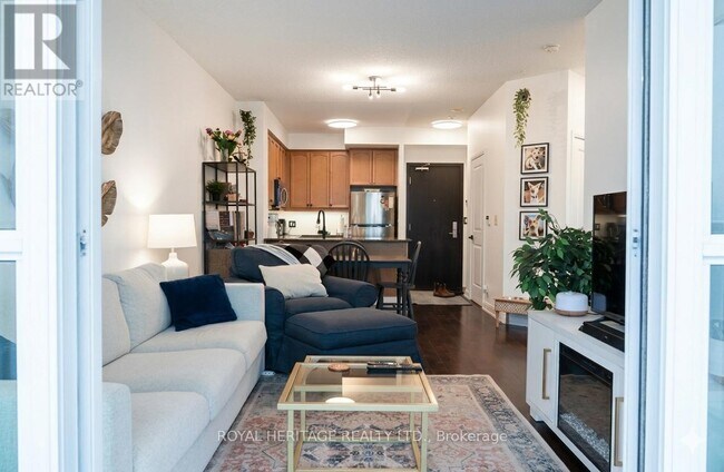 Photo du bâtiment - 90 Absolute Ave