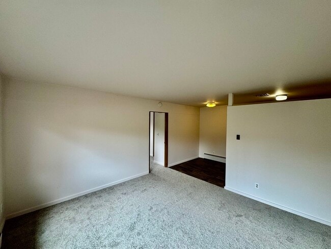Building Photo - 1499 S Columbian Way