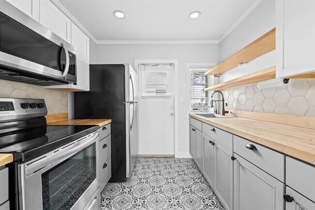 Foto del edificio - 411 SW 18th St