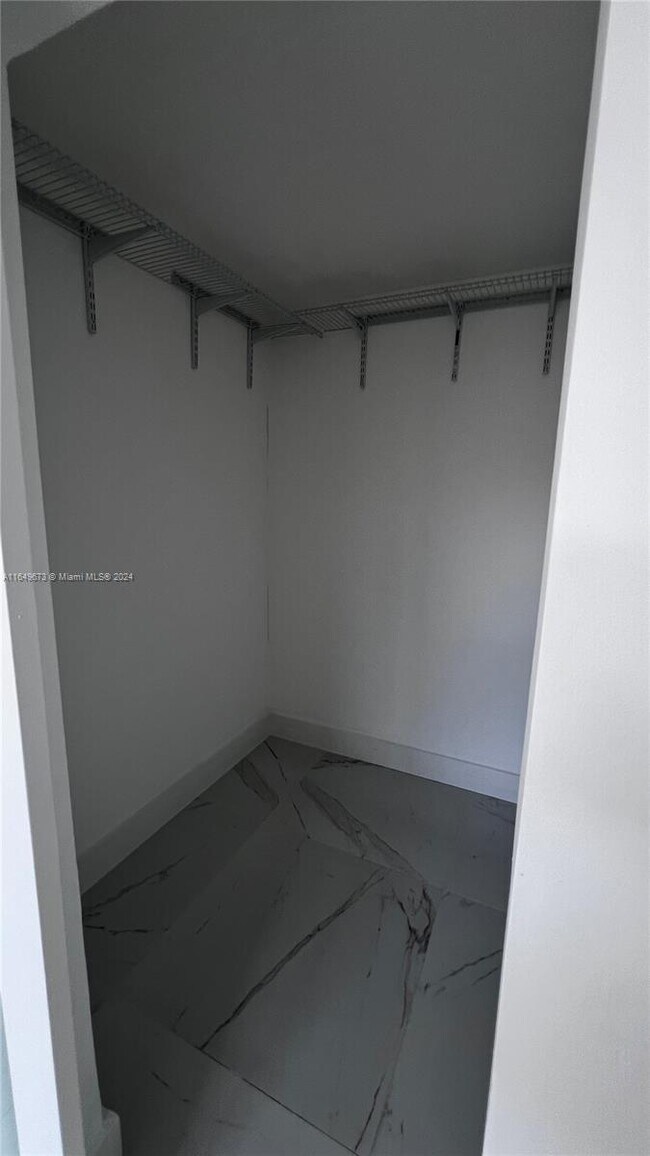 Foto del edificio - 1200 N Liberty Ave