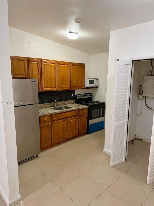 Foto del edificio - 9947 NW 22nd Ave