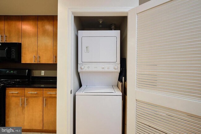 Foto del edificio - 715 6th St NW