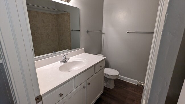 Building Photo - 319 Rhynewood Dr