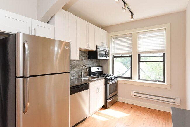 Foto del edificio - 2328 N Rockwell St