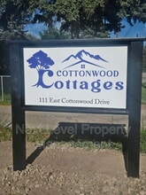 Building Photo - 111 E Cottonwood Dr