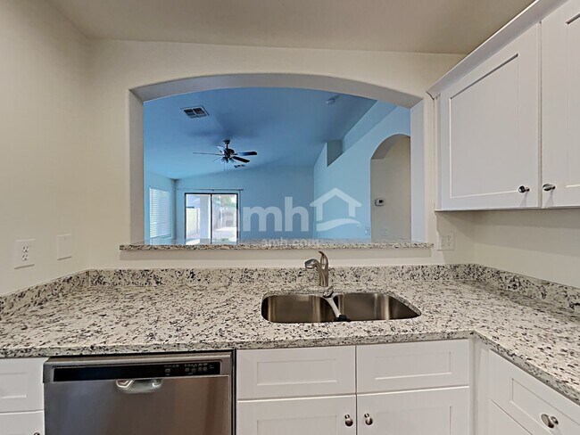 Foto del edificio - 2717 E Dust Devil Dr