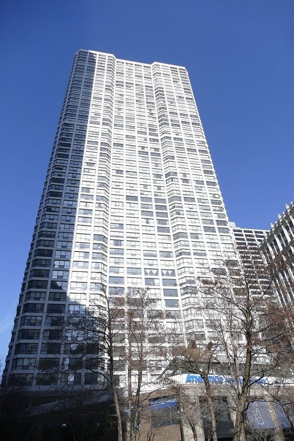 Building Photo - 405 N Wabash Ave