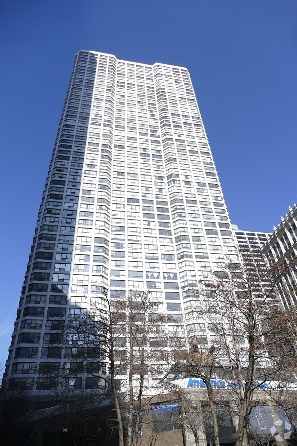Building Photo - 405 N Wabash Ave