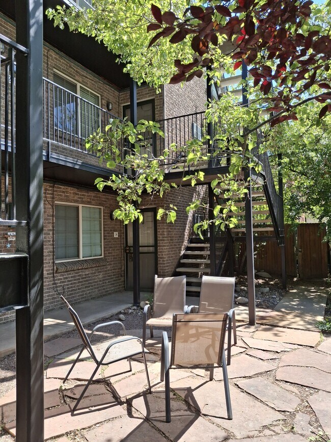 Foto del edificio - 70 N Grant St