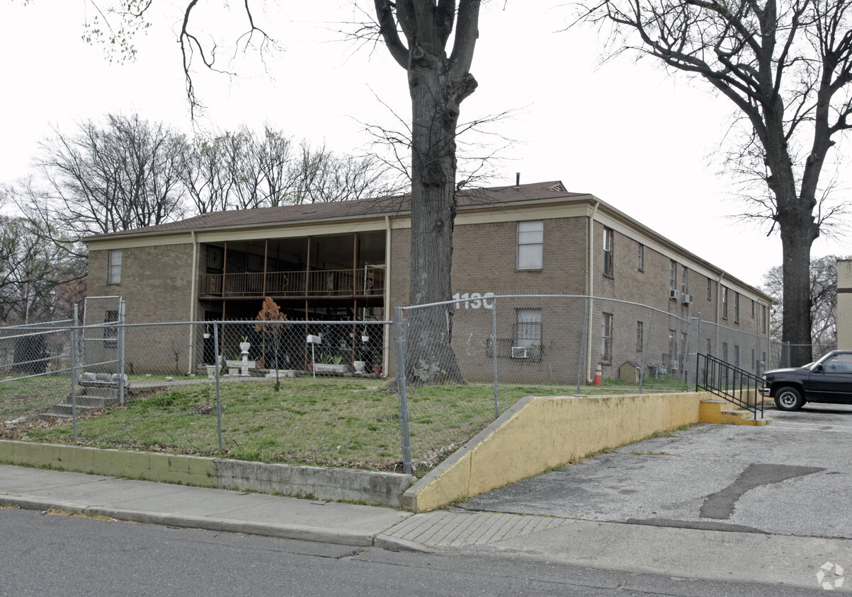 Building Photo - 1130 S Wellington St