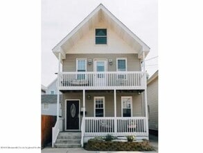Building Photo - 8 Surf St