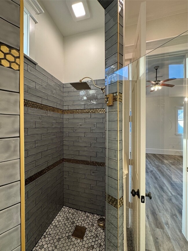 Building Photo - 1126 W 23rd St