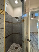 Building Photo - 1126 W 23rd St