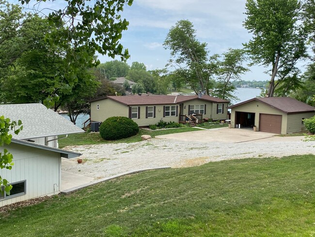 Building Photo - 3 Bedroom House Plattsmouth- Beaver Lake